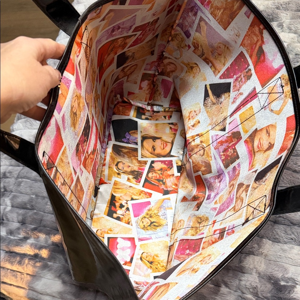 Victoria's Secret Glossy Black Tote with Pink Lettering - Picture 4 of 7